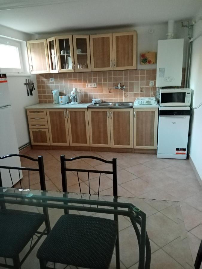 Eoetvoes Nyaralo Villa Siófok Buitenkant foto