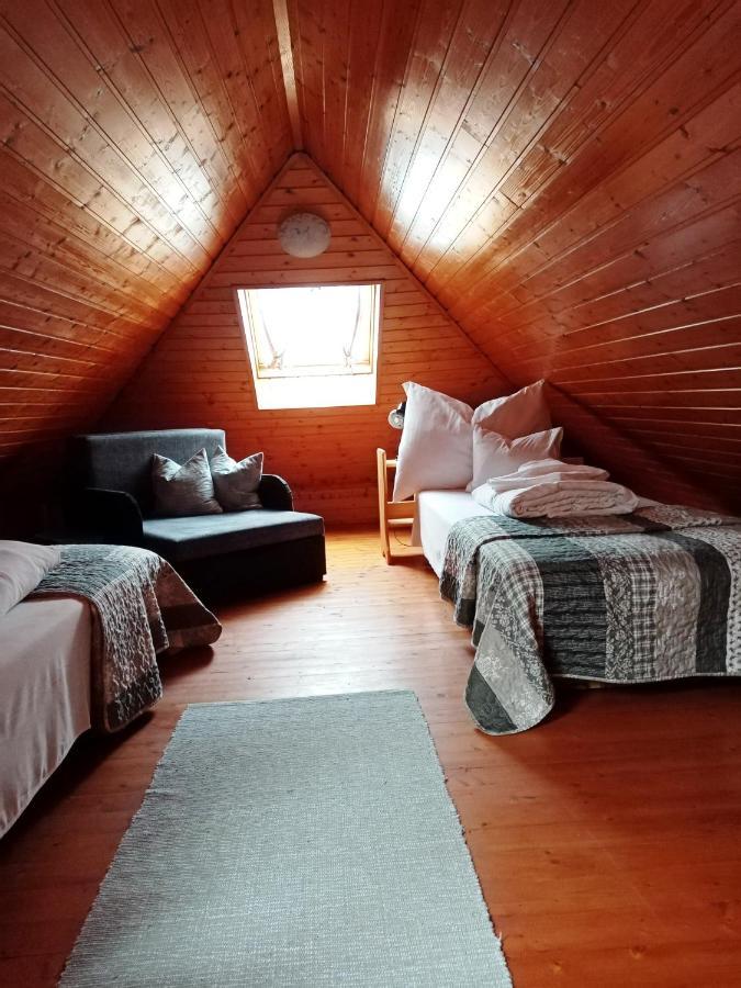Eoetvoes Nyaralo Villa Siófok Buitenkant foto